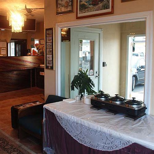 Merrill Field Inn Анкоридж Экстерьер фото
