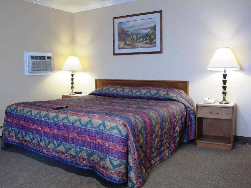 Merrill Field Inn Анкоридж Экстерьер фото